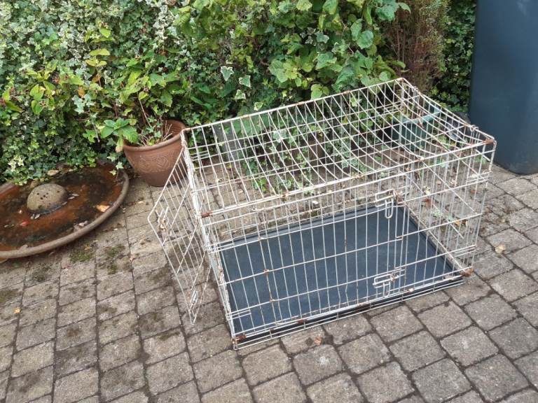 Dog cage / crate