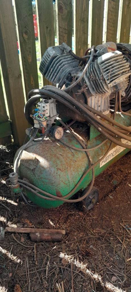 Air compressor 