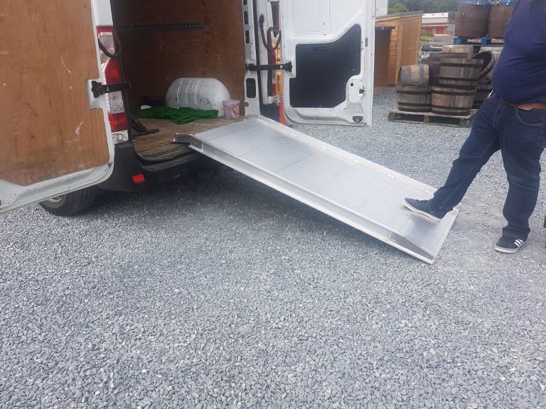 Van loading ramps lightweight aluminium ramps