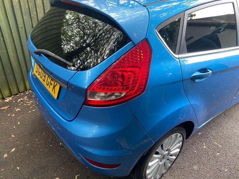 2009 Ford Fiesta 1.4 Titanium 5dr HATCHBACK Petrol Manual