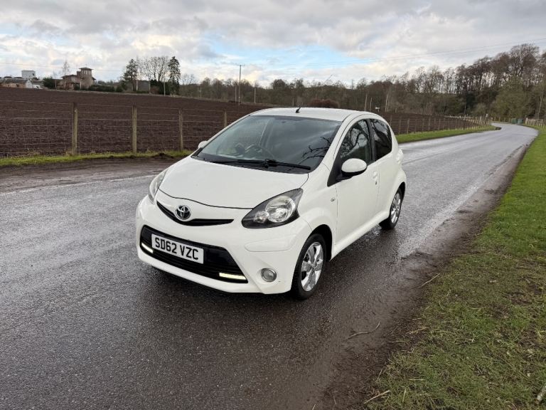 Toyota, AYGO, Hatchback, 2012, Manual, 998 (cc), 5 doors