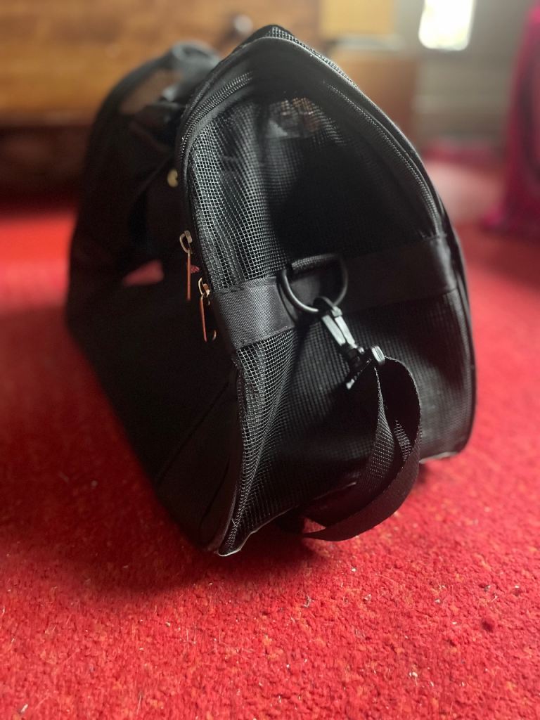 Cat carrier, see through bag with shoulder strap 