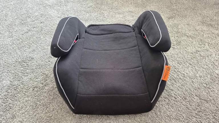 Halfords Essentials Booster Car Seat