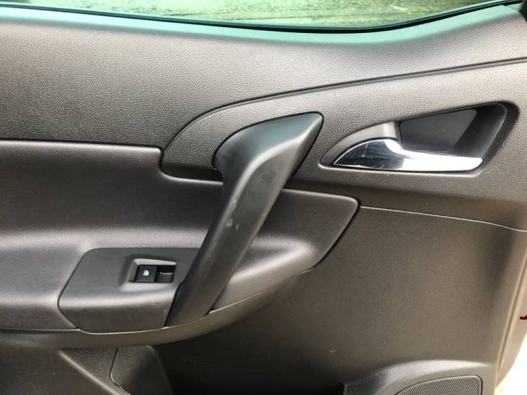 2011 Vauxhall Meriva 1.4i 16V SE 5dr MPV PETROL Manual