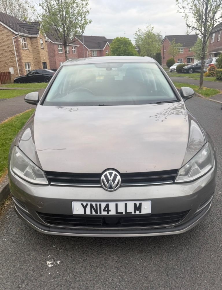 AUTOMATIC Volkswagen, GOLF, Hatchback, 2014, Semi-Auto,1598 (cc), 5 doors