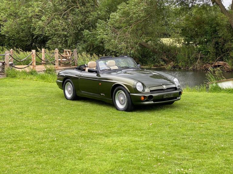 MG RV8 4.0 CONVERTIBLE WOODCOTE GREEN * TOP GRADE * 31000 MILES WITH 12 SERVICE 