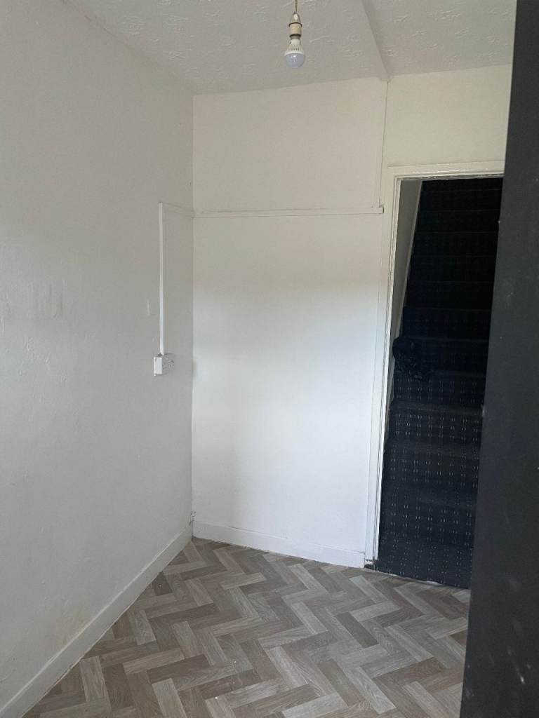 Newly Re-furbished Clean Self Contained Flat 1 Bed size double