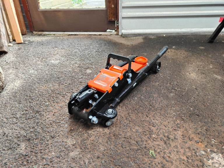 2 Tonne Trolley Jack 