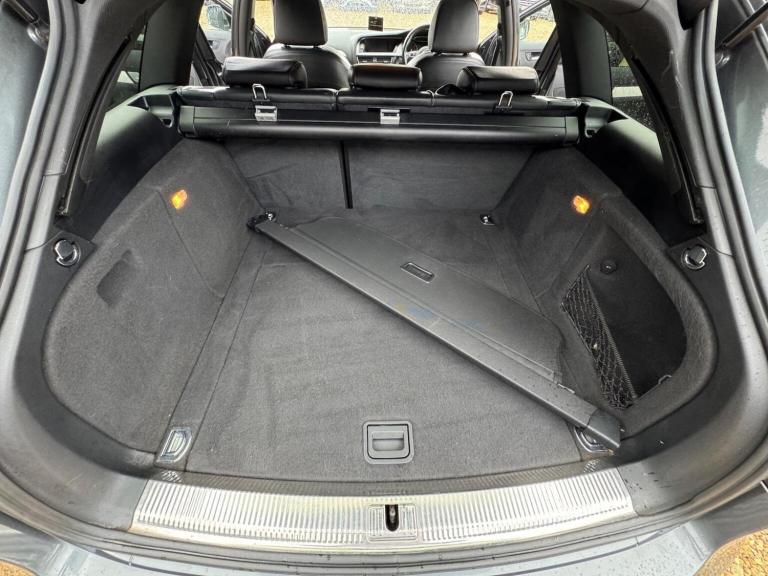 AUDI A4 AVANT 2.0 TDI S line quattro Euro 5 (s/s) 5dr 2015