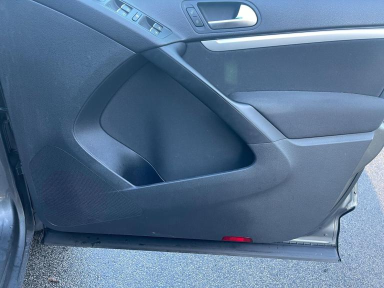 2016 Volkswagen Tiguan 2.0 TDI BlueMotion Tech Match Edition DSG 4WD Euro 6 (s/s) 5dr ESTATE Dies...