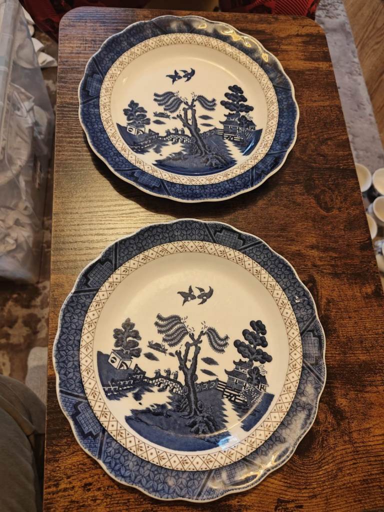 Plate and teacup set