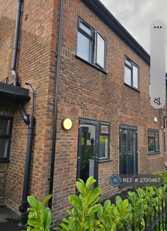 2 bedroom flat in The Old Surgery, High Wycombe, HP11 (2 bed) (#2720467)