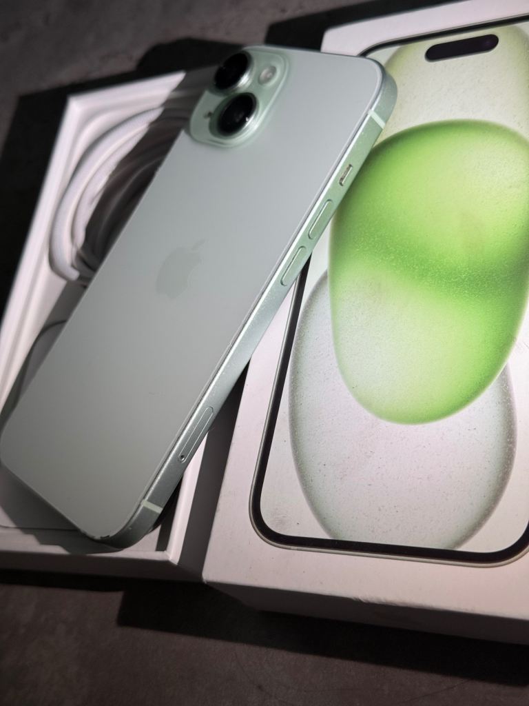 Apple iPhone 15 *read add*