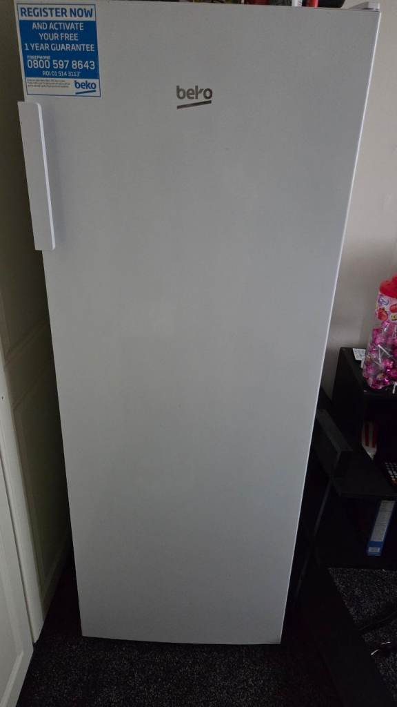 Freestanding fridge 