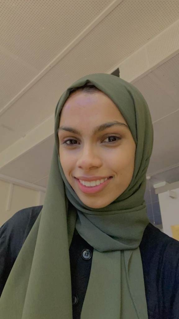 Enthusiastic A Level and GSCE Science and Maths Tutor