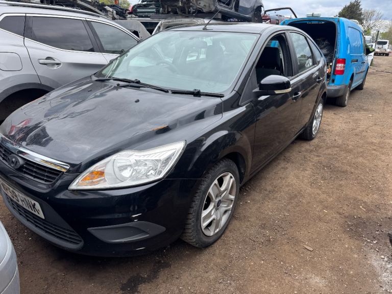 Ford focus mk2.5 1.6 petrol 2010 black BREAKING FOR PARTS 