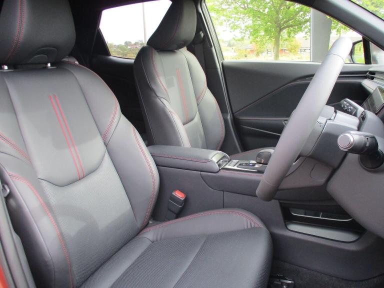 2025 Lexus LBX 1.5 VVT-iE Premium SUV 5dr Petrol Hybrid E-CVT Euro 6 (s/s) (136 ps) HATCHBACK Pet...