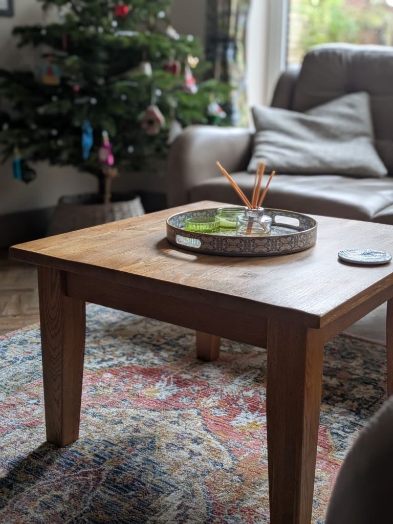 image for Beautiful solid oak table