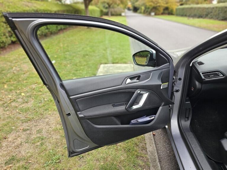 2019 Peugeot 308 SW PureTech Allure Estate Petrol Manual