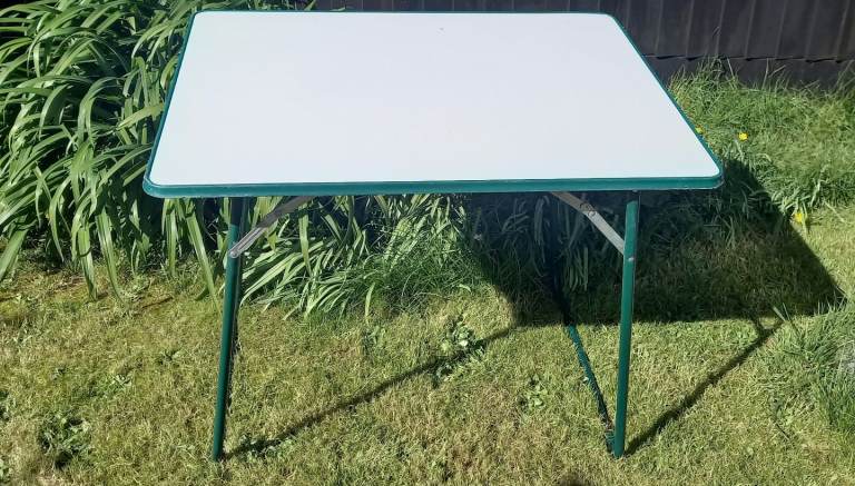 Camping table and Windbreak 