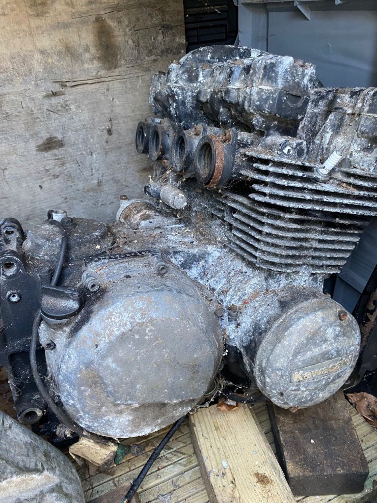 Kawasaki Z550 engine