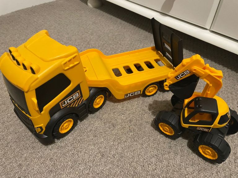 Set of 2 JCB diggers