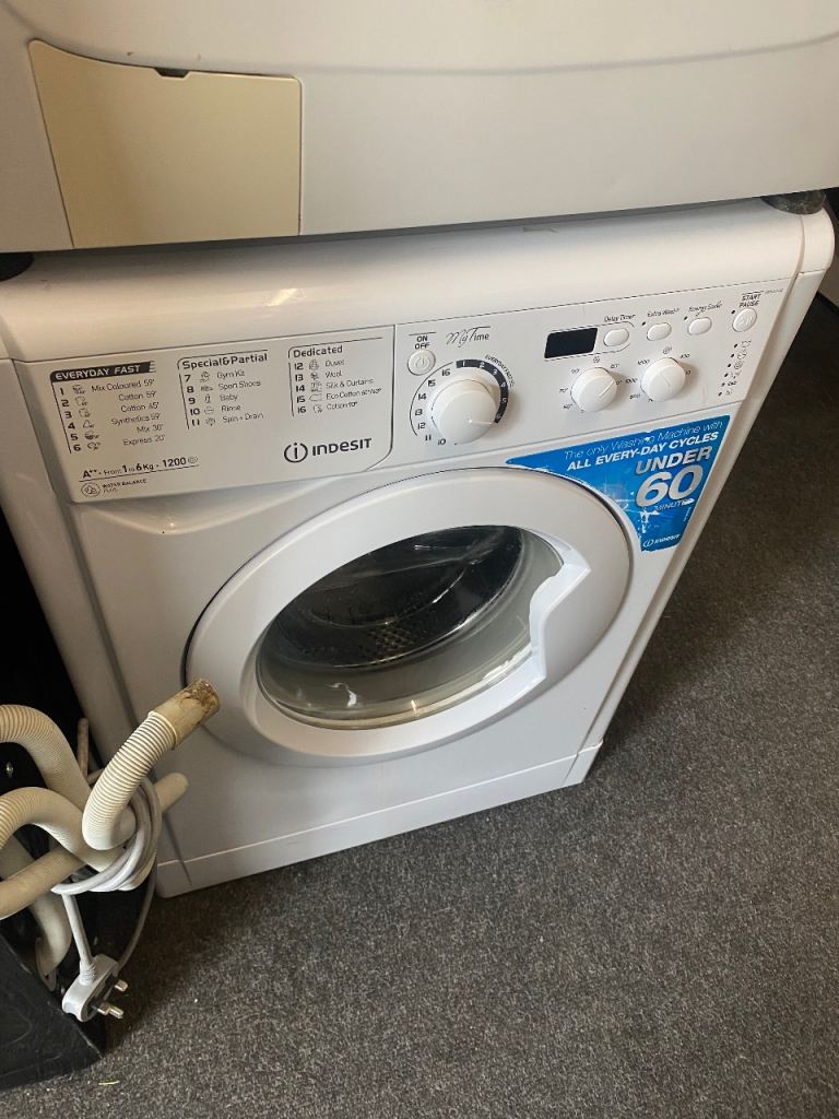 🚚✅WHITE INDESIT CHEAP AND RELIABLE WASHING MACHINE £100 WE CAN DELIVER