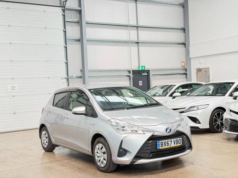 2017 Toyota Vitz 1490 Hybrid
