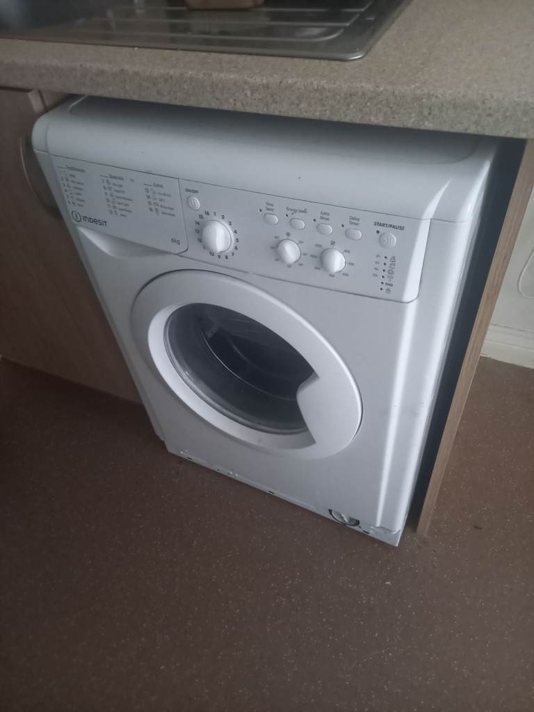 Indesit Washing Machine – White, Good Working Order