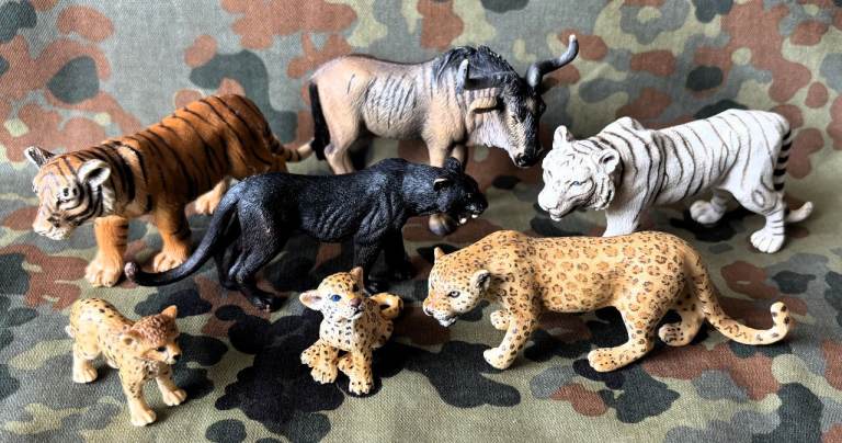 SCHLEICH ANIMAL WILDLIFE BUNDLE 7 TOY MODELS SAFARI JUNGLE TIGER GNU TOYS FIGURES RARE COLLECTABLE