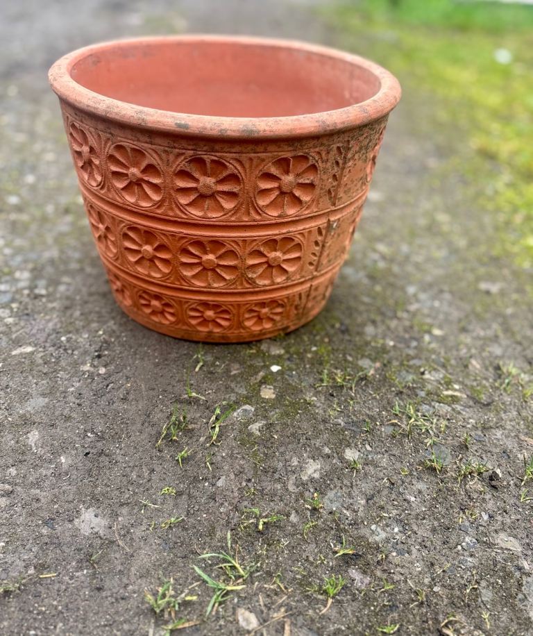 1x pretty patterned terracotta garden pot/planter,