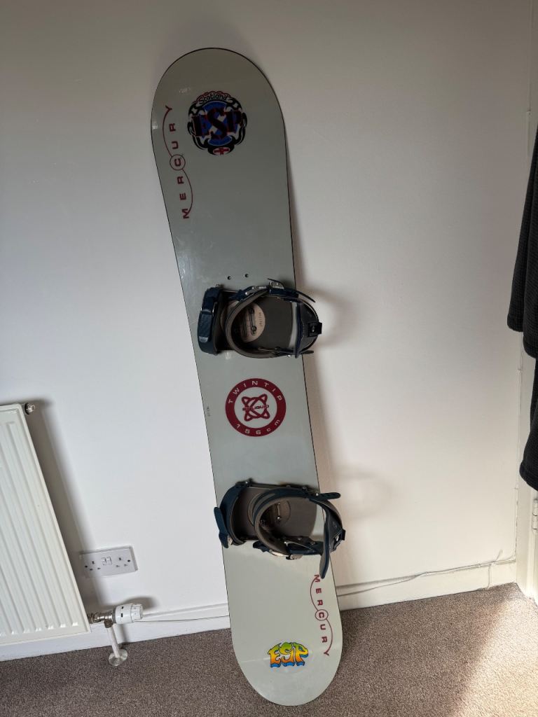 Mercury by liquid 156cm snowboard with bindings