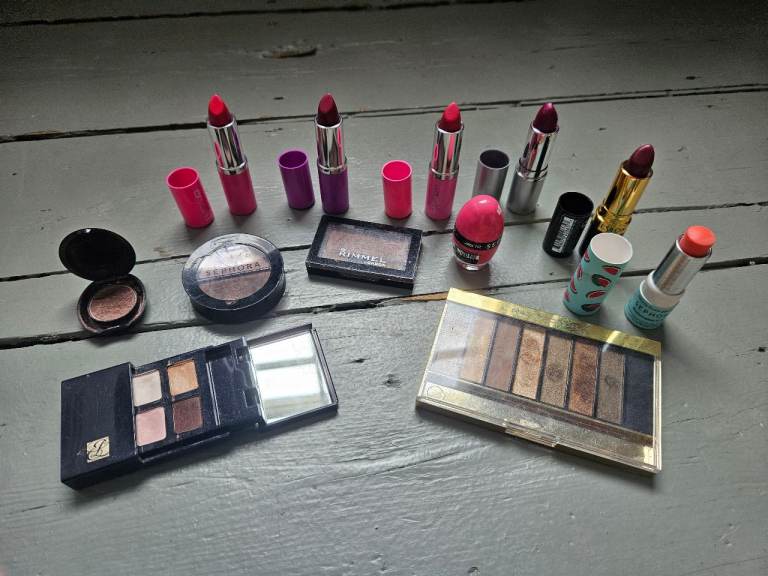 Make-up Bundle - some unused - Clinique, Sephora, Max Factor - Lipsticks and Eyeshadows