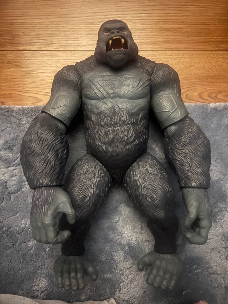 large kingkong figure 