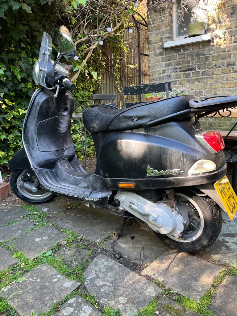 Vespa LX50 good runner, full MOT, ULEZ friendly