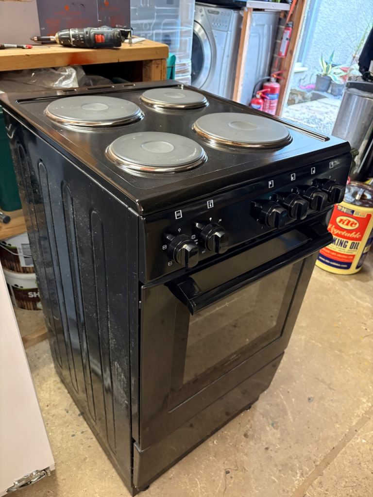 New world NW50ES BLK 50cm Black Freestanding Electric Cooker with 4 Hobs and Oven