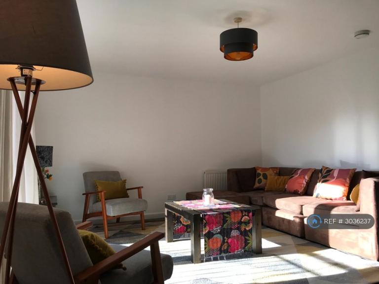 2 bedroom flat in North Pilrig Heights, Edinburgh, EH6 (2 bed) (#3036237)