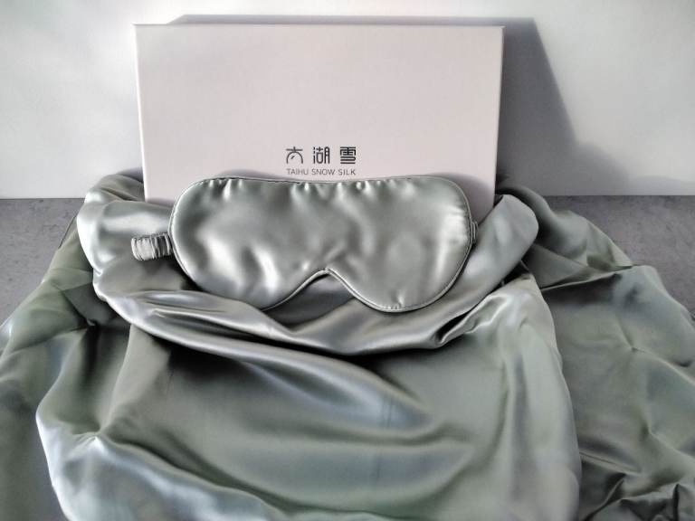 BNIB Taihu Snow Silk Sage Green Eye Mask and Pillow Case Set.
