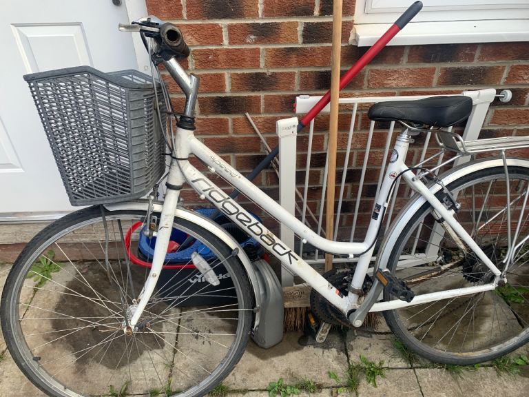 Ridgeback City Bike with Basket – White, Good Condition