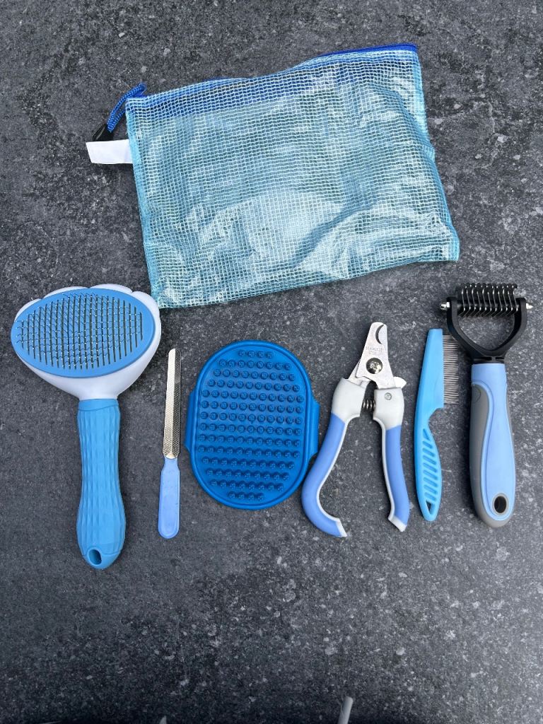 Pet grooming kit (6 in 1) for dog and Cat