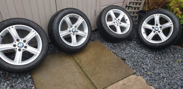 4x BMW 17" Alloys with tyres