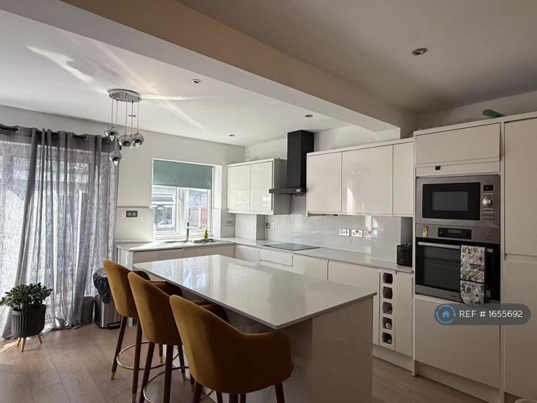 3 bedroom house in Brampton Road, Bexleyheath, DA7 (3 bed) (#1655692)