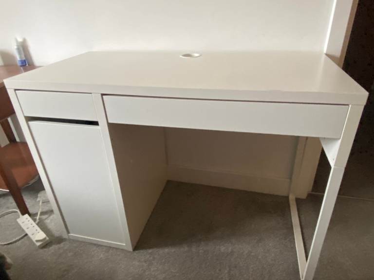IKEA MICKE OFFICE DESK