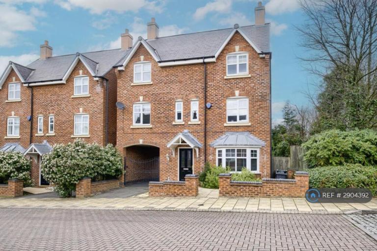 1 bedroom in Cardinal Close, Birmingham, B17 (#2904392)