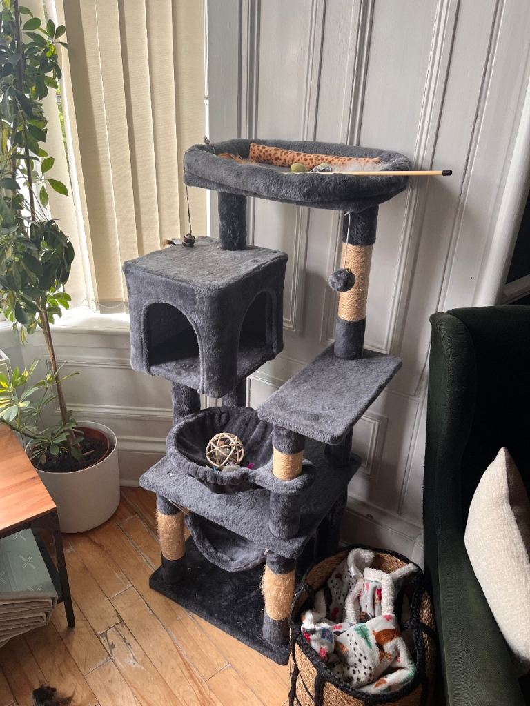Cat tree