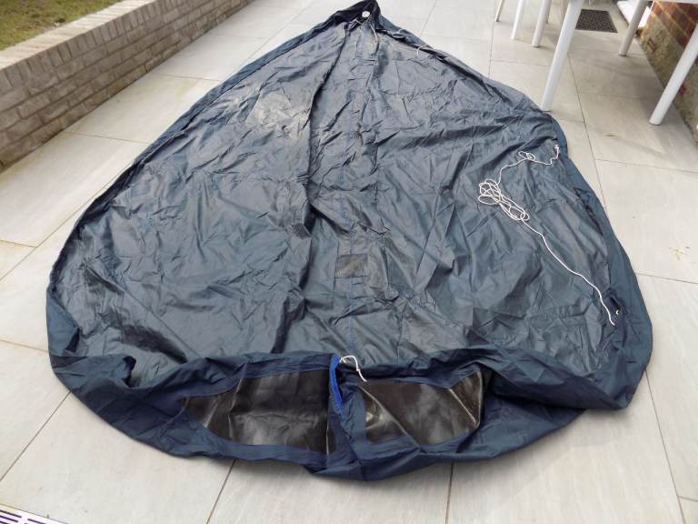 RS400 Sailing Dinghy undercover.