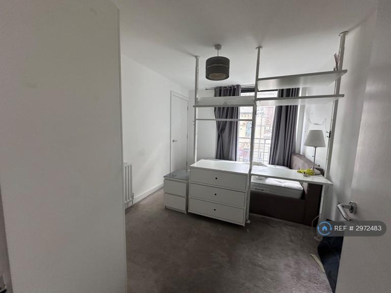1 bedroom in Caledonian Road, London, N7 (#2972483)