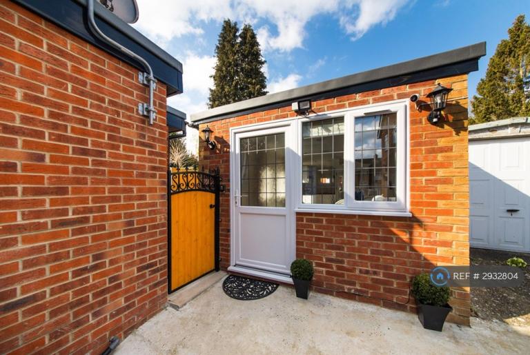 Studio flat in Brackendene, Dartford, DA2 (#2932804)
