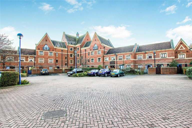 3 BED FLAT TO RENT