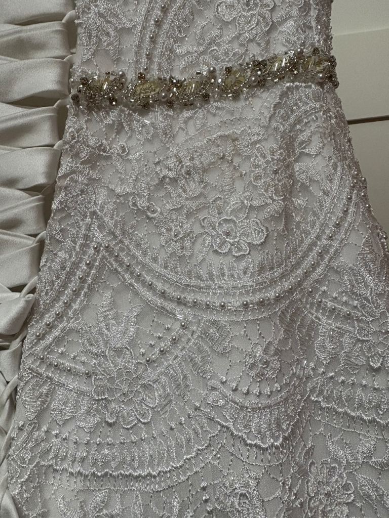 Essence of Australia ivory mermaid sweetheart corset wedding dress D2029 size (10- 12